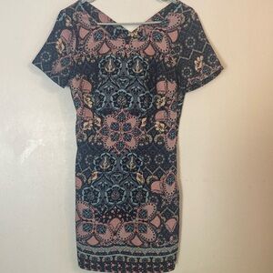Hollister  Floral short-sleeved dress Size Small